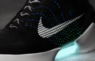 nike shoes that tie their self