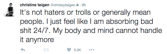 chrissy-teigen-247
