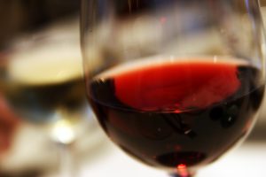 red_wine_closeup_in_glass-1