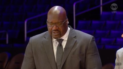 Shaquille O'Neal Breaks Down Crying In Response to Kobe Bryant's Death
