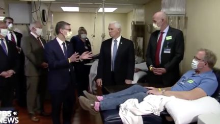 mike pence does not wear mask mayo clinic
