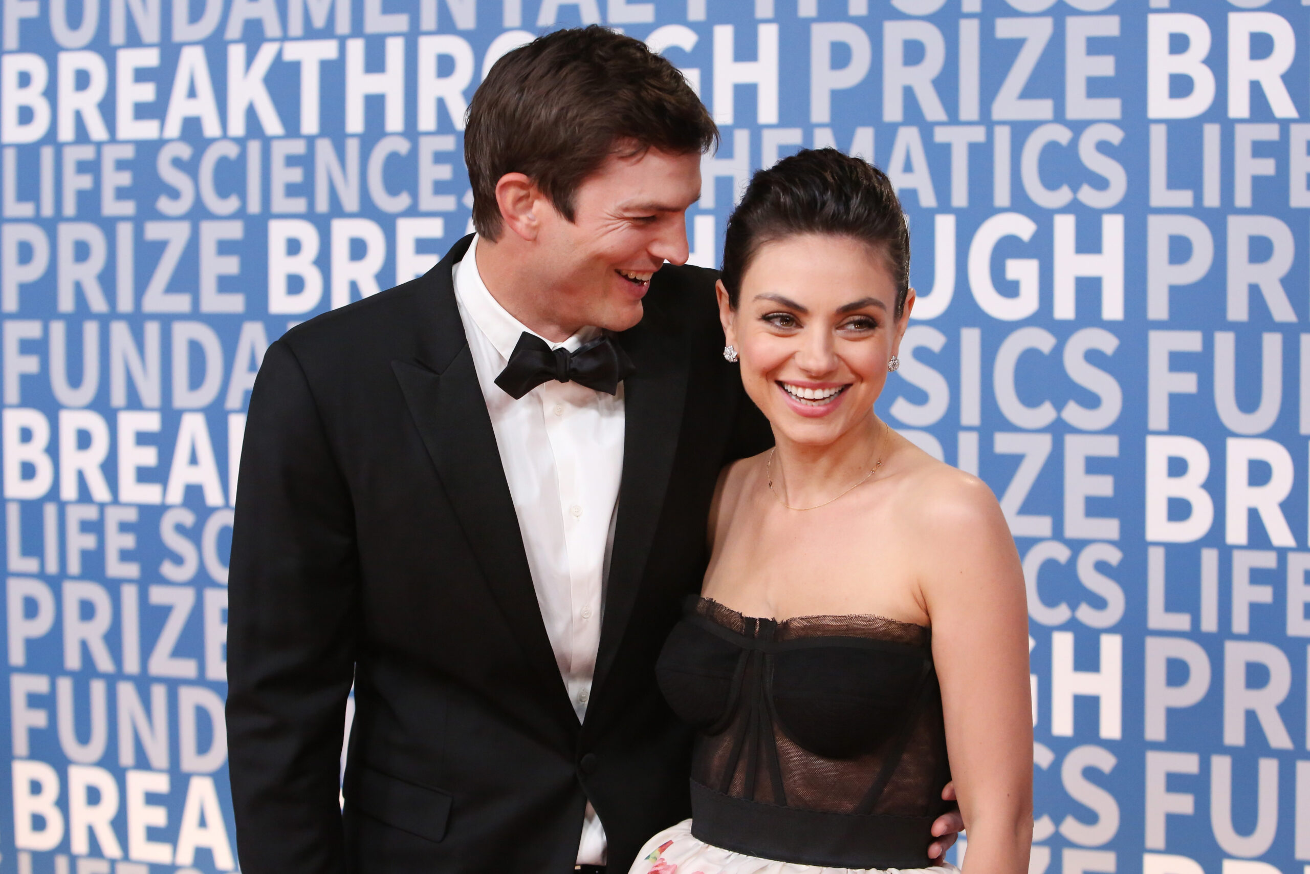  Ashton Kutcher and Mila Kunis