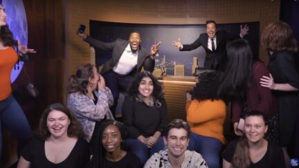 Michael Strahan and Jimmy Fallon Scare Fans by Pretending to be Their Wax Figures at Madame Tussauds