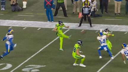 Seahawks' Michael Dickson pulls off incredible double punt