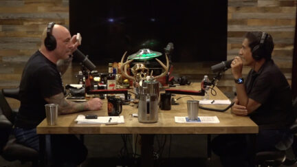 Joe Rogan Asks Sanjay Gupta About CNN Coverage