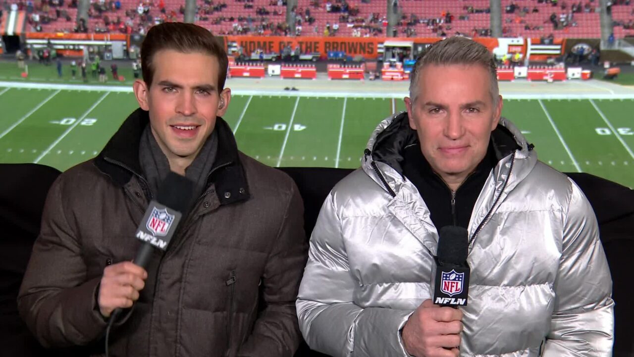 Kurt Warner roasted for his silver puffy jacket