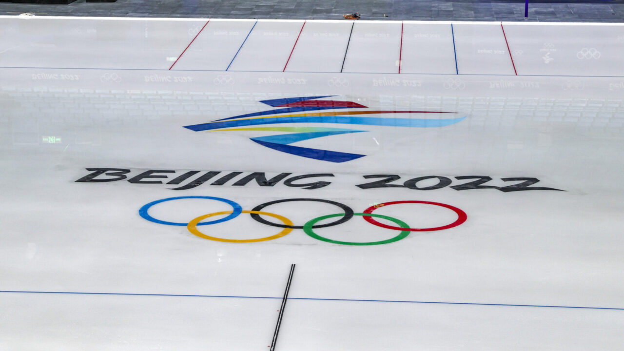 Team USA advises athletes to bring burner phones to China