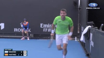 Australian Open Tennis Players Rush to Aid Collapsed Ball Kid