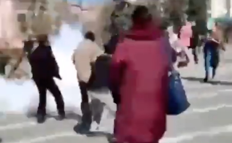 Russian Troops Open Fire on Peaceful Ukrainian Protestors in Kherson