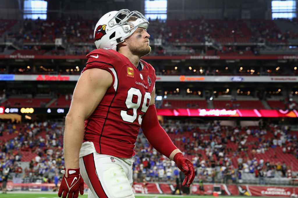 Arizona Cardinals Player J.J. Watt Says He's Playing, Days After Getting  Heart Shocked