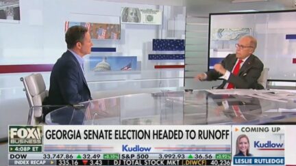 Larry Kudlow calls on Trump to delay bid