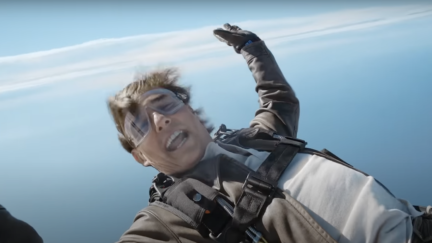 WATCH: Tom Cruise Thanks Fans for Top Gun Success While Jumping Out Of Helicopter