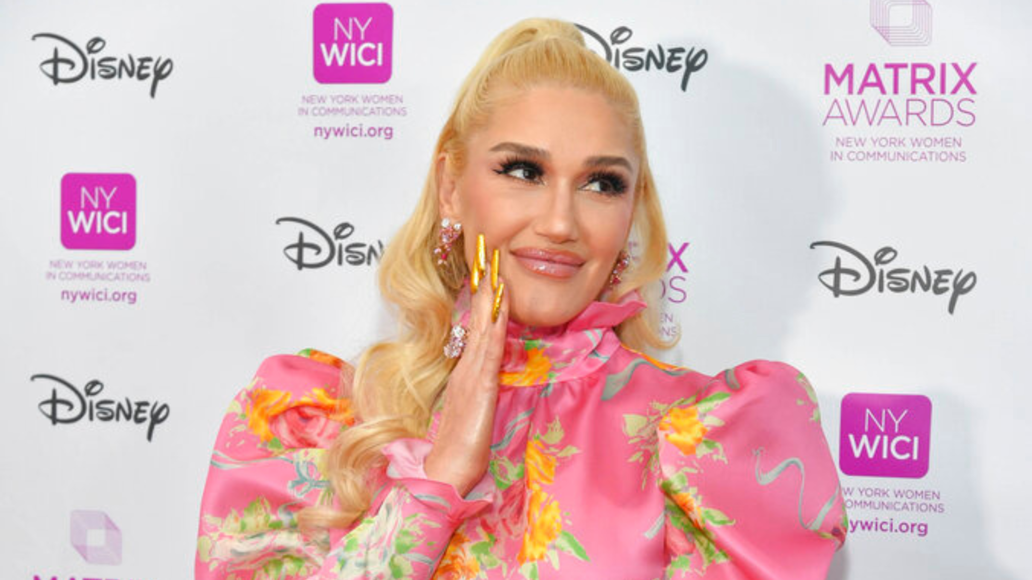 Gwen Stefani Claims to Be Japanese in Bizarre Interview