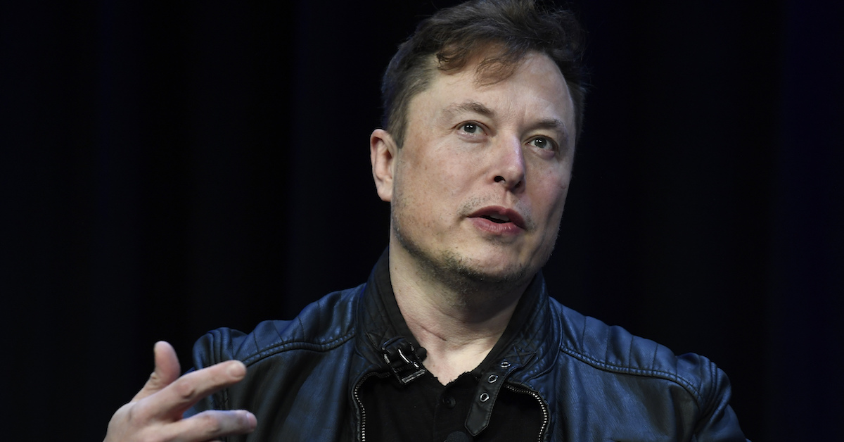 Elon Musk Says He’s Paying for Celebrities’ Blue Checkmarks on Twitter – Even When They Don’t Want Them