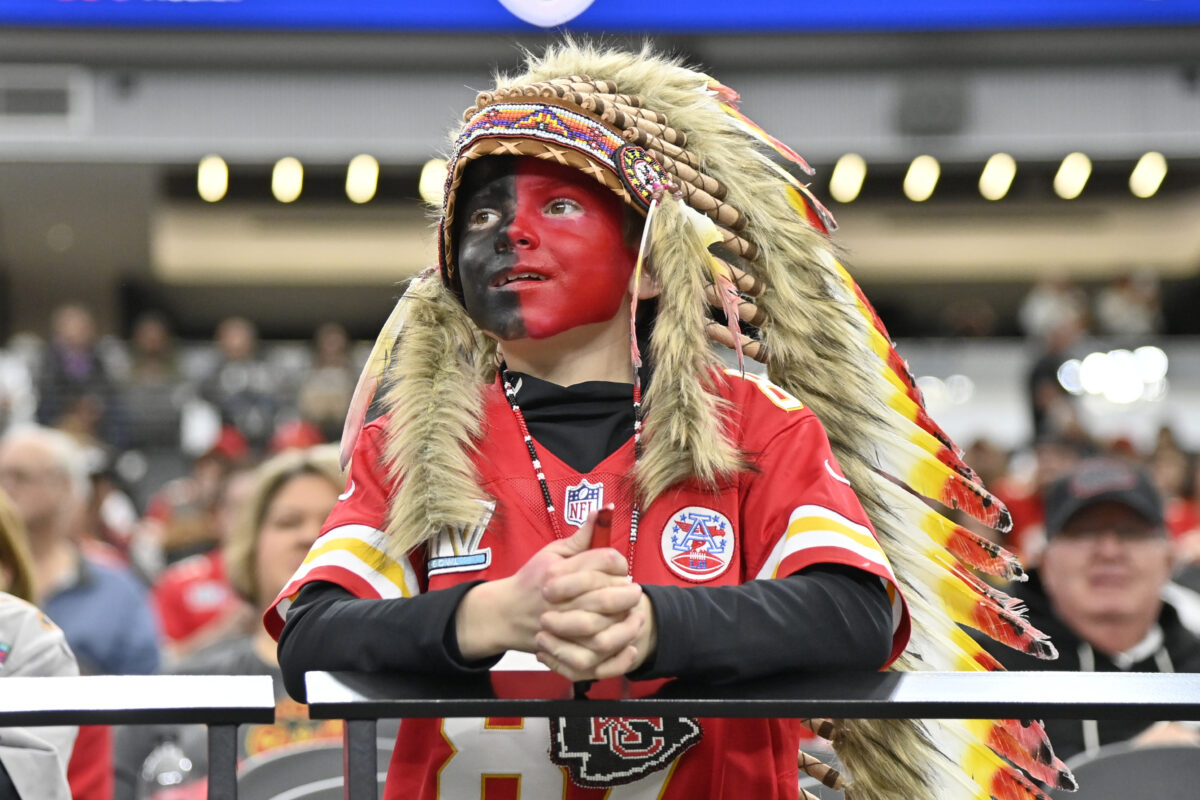 Parents of Young Chiefs Fan Threaten to Sue Deadspin for Accusing the 9-Year-Old of Wearing Blackface
