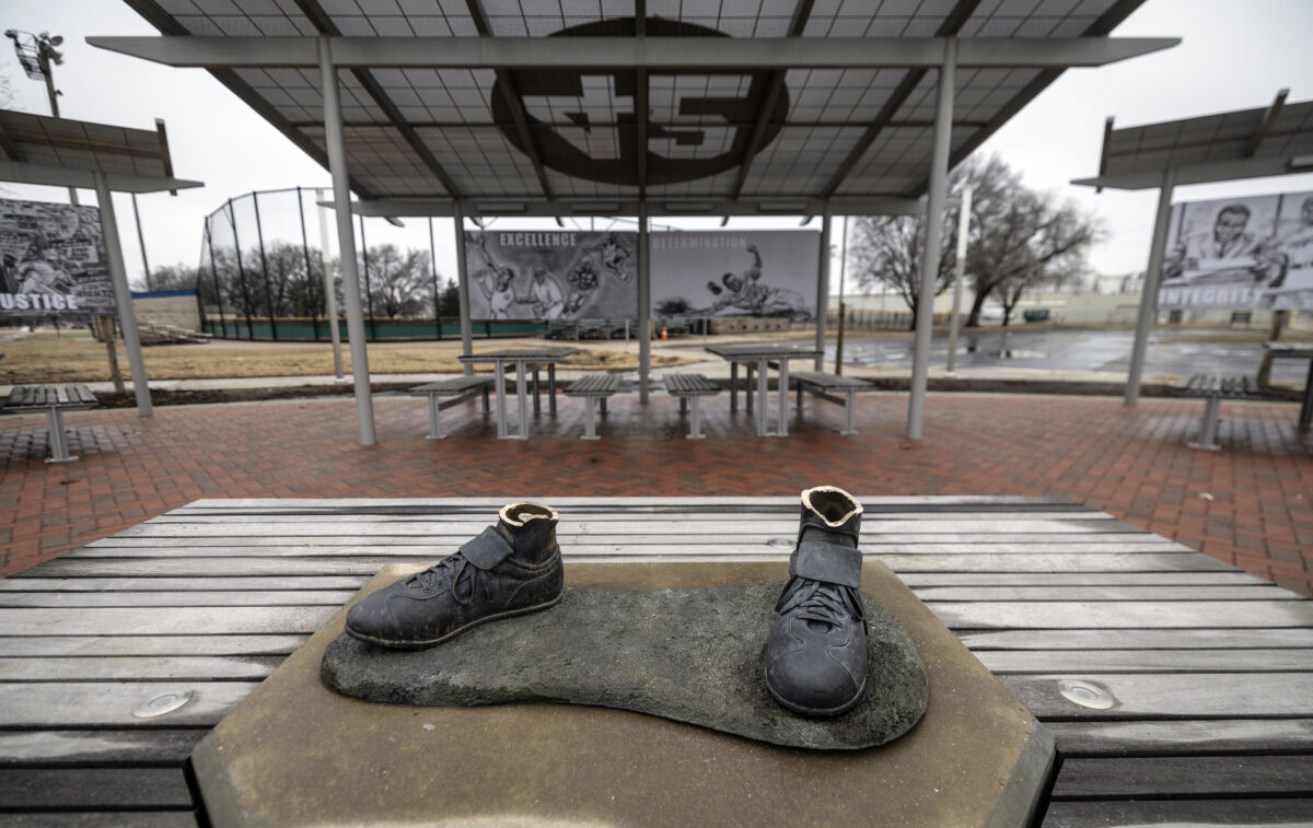Jackie Robinson statue stolen