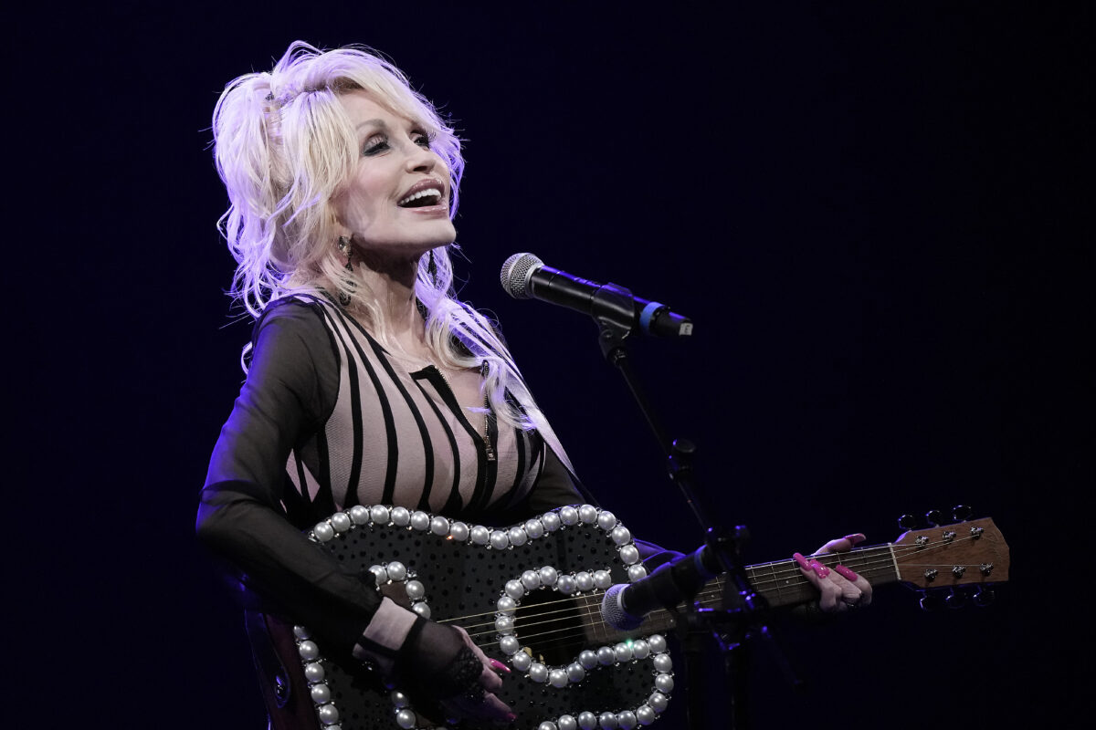 Dolly Parton Reacts to Beyoncé's Cover of 'Jolene'