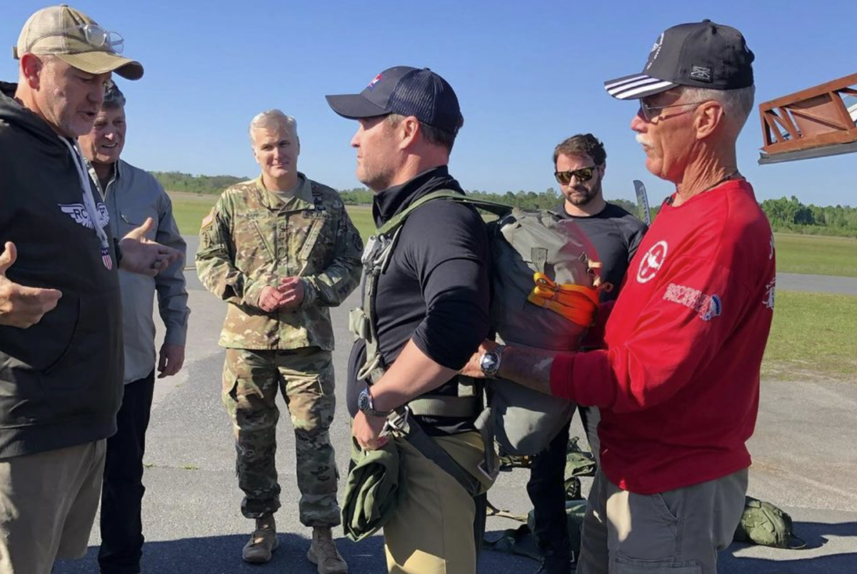 Mike Waltz 'chute-ing up