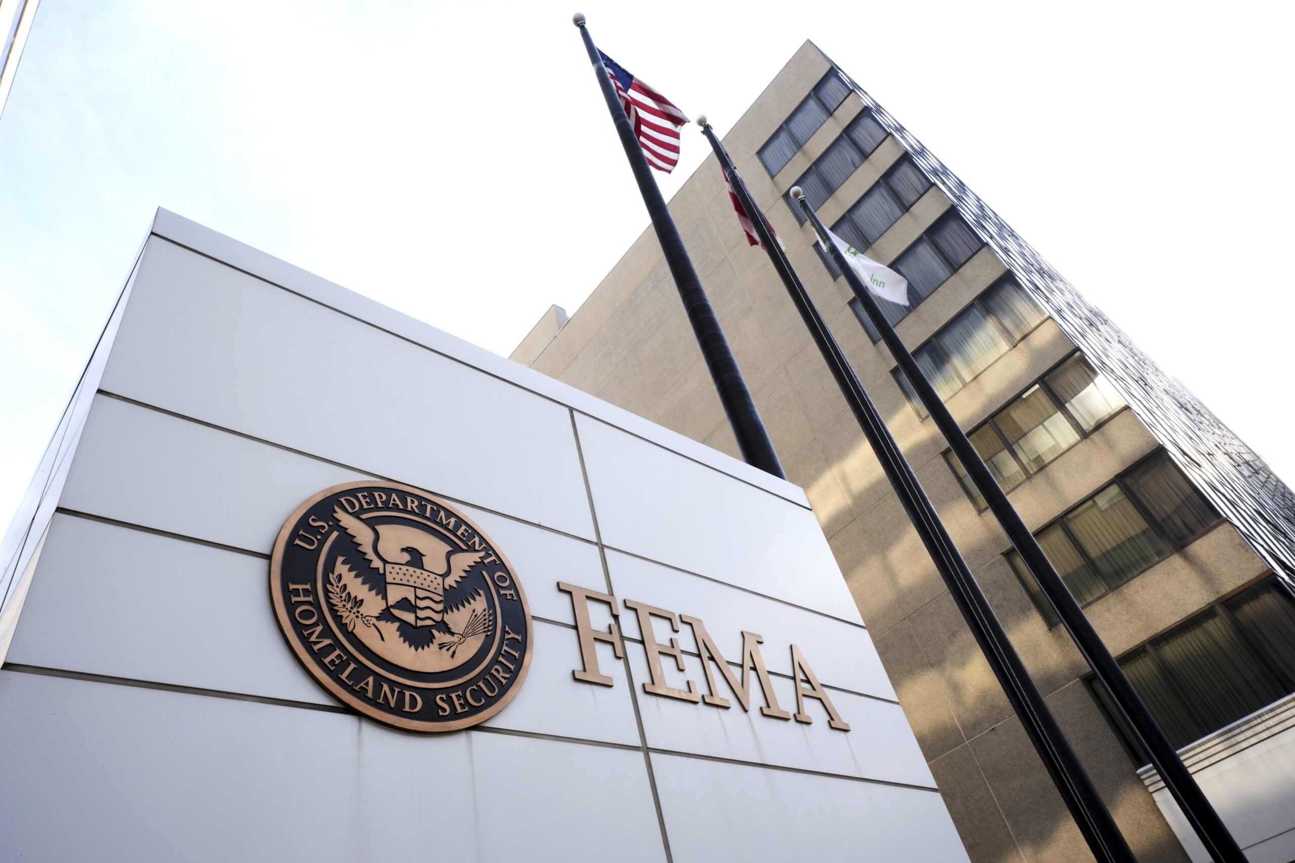 Appoint a Clown, Get a Circus: FEMA Chief Reportedly Told Staff He Was Unaware There’s a Hurricane Season (mediaite.com)