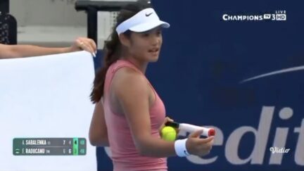 Emma Raducanu complains about a baby in the crowd