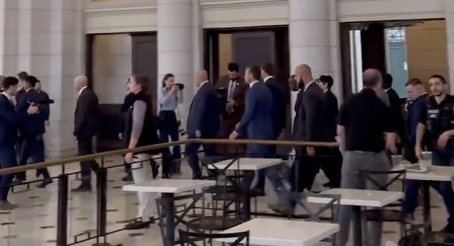 Pete Hegseth and JD Vance booed at Union Station